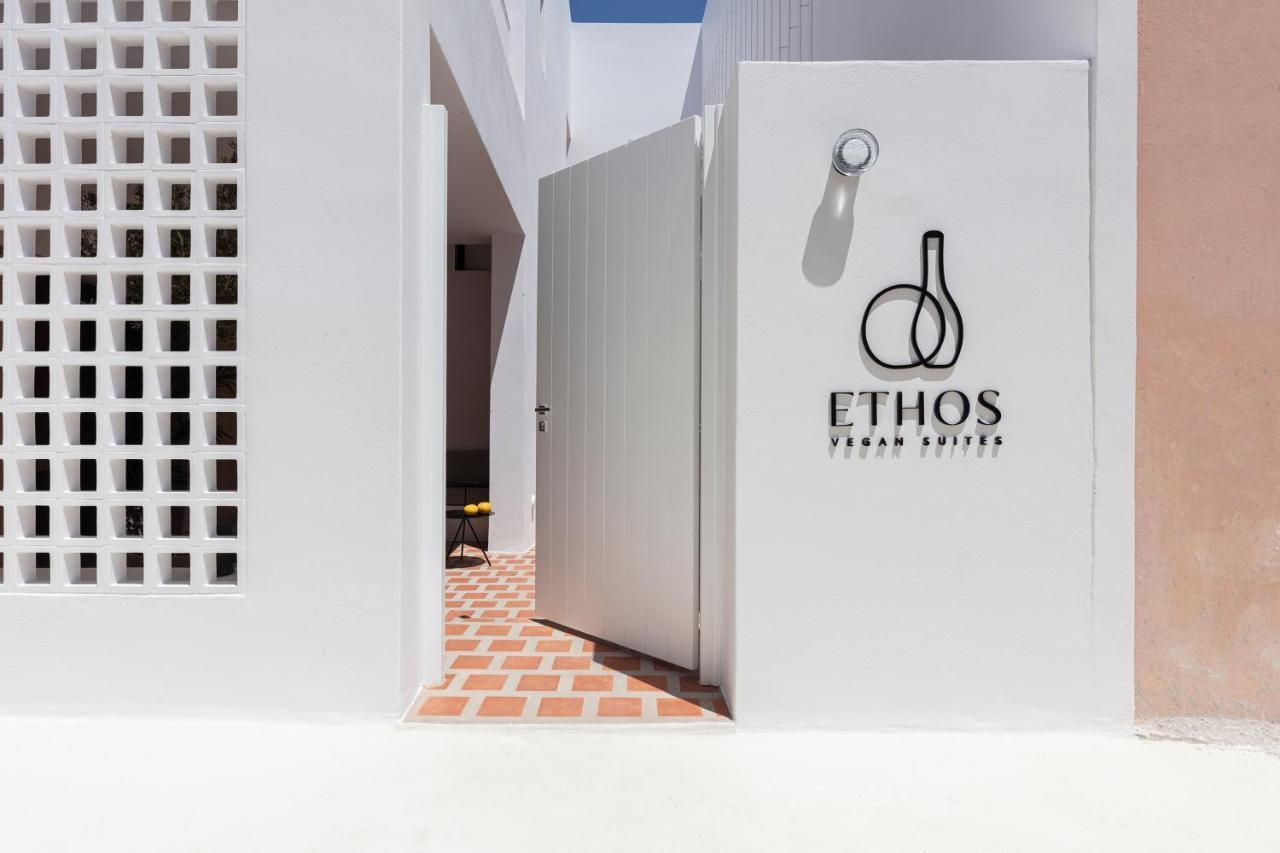 Ethos Vegan Suites Fira  Ngoại thất bức ảnh