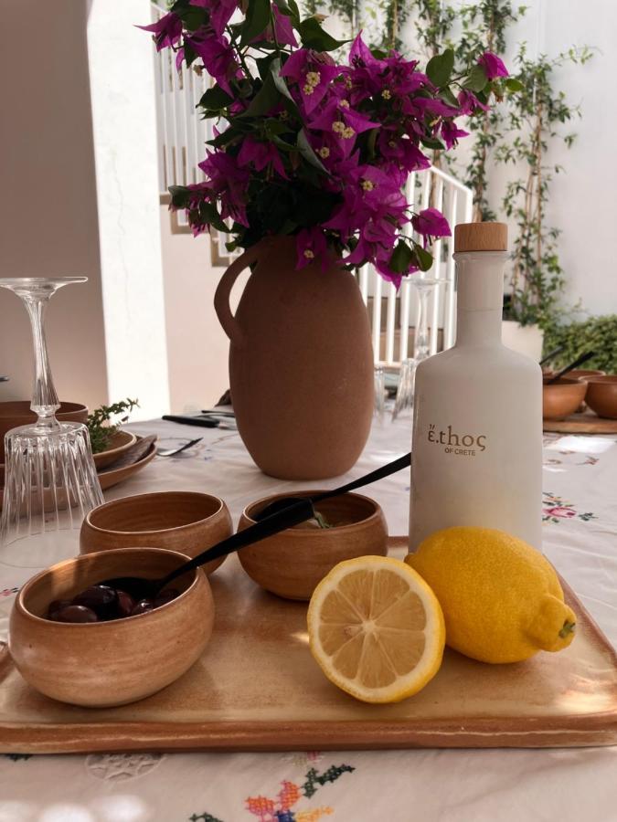 Ethos Vegan Suites Fira  Ngoại thất bức ảnh