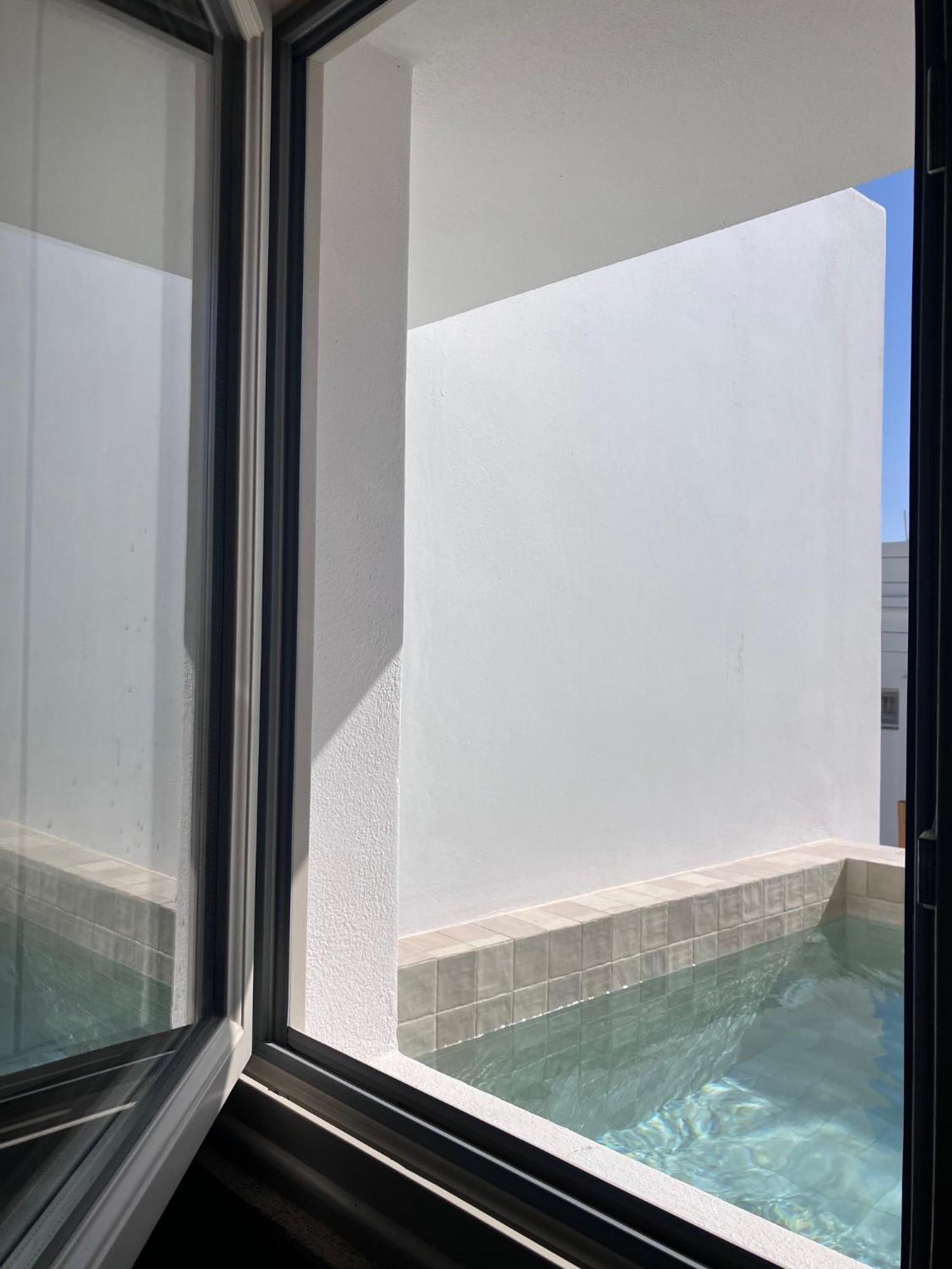 Ethos Vegan Suites Fira  Ngoại thất bức ảnh
